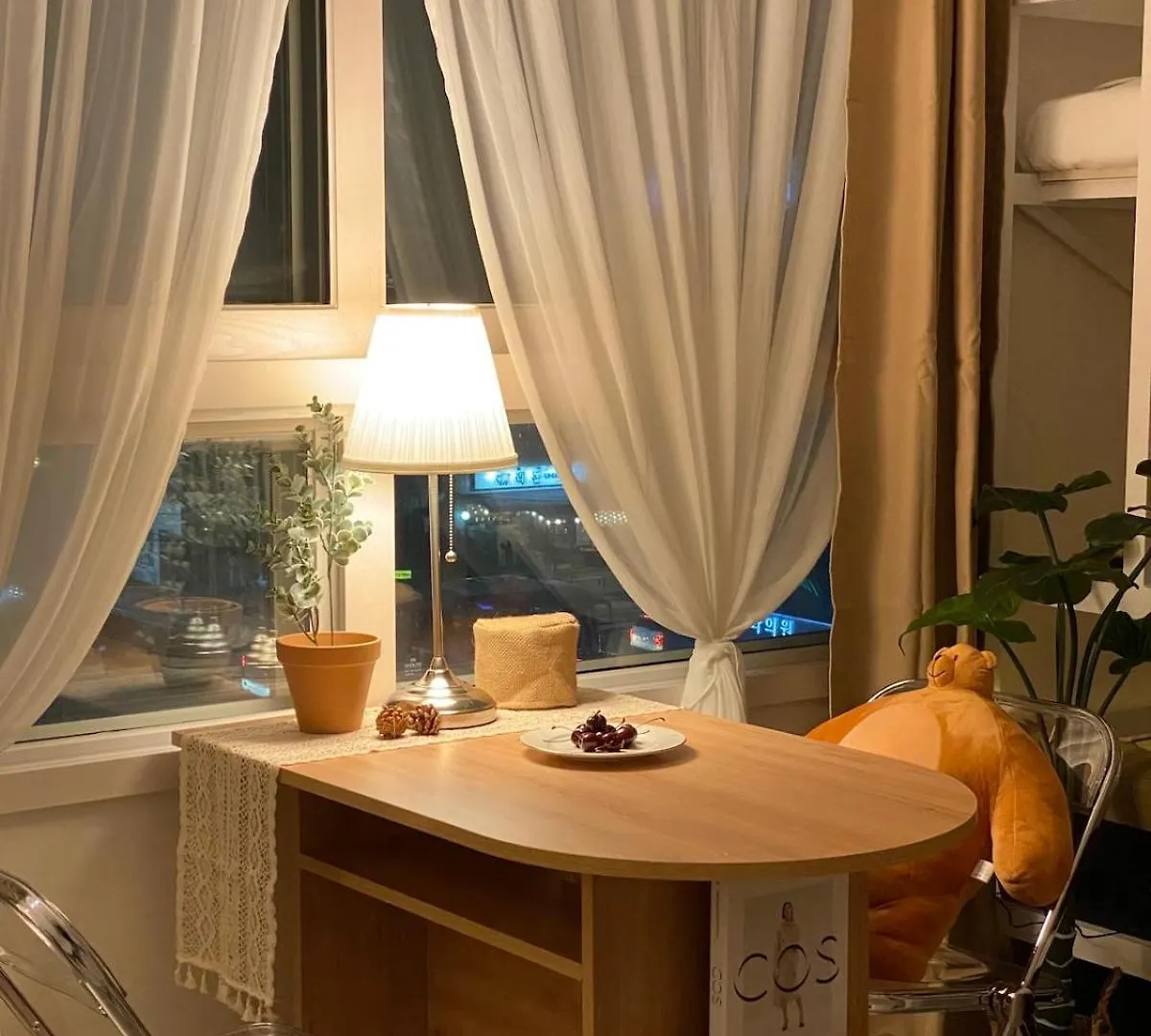Apartment # Yeouido 10 Minutes # Yeongdeungpo Market Station 1 Minute # Urban Forest Speed Sensibility # Long Stay Seoul South Korea